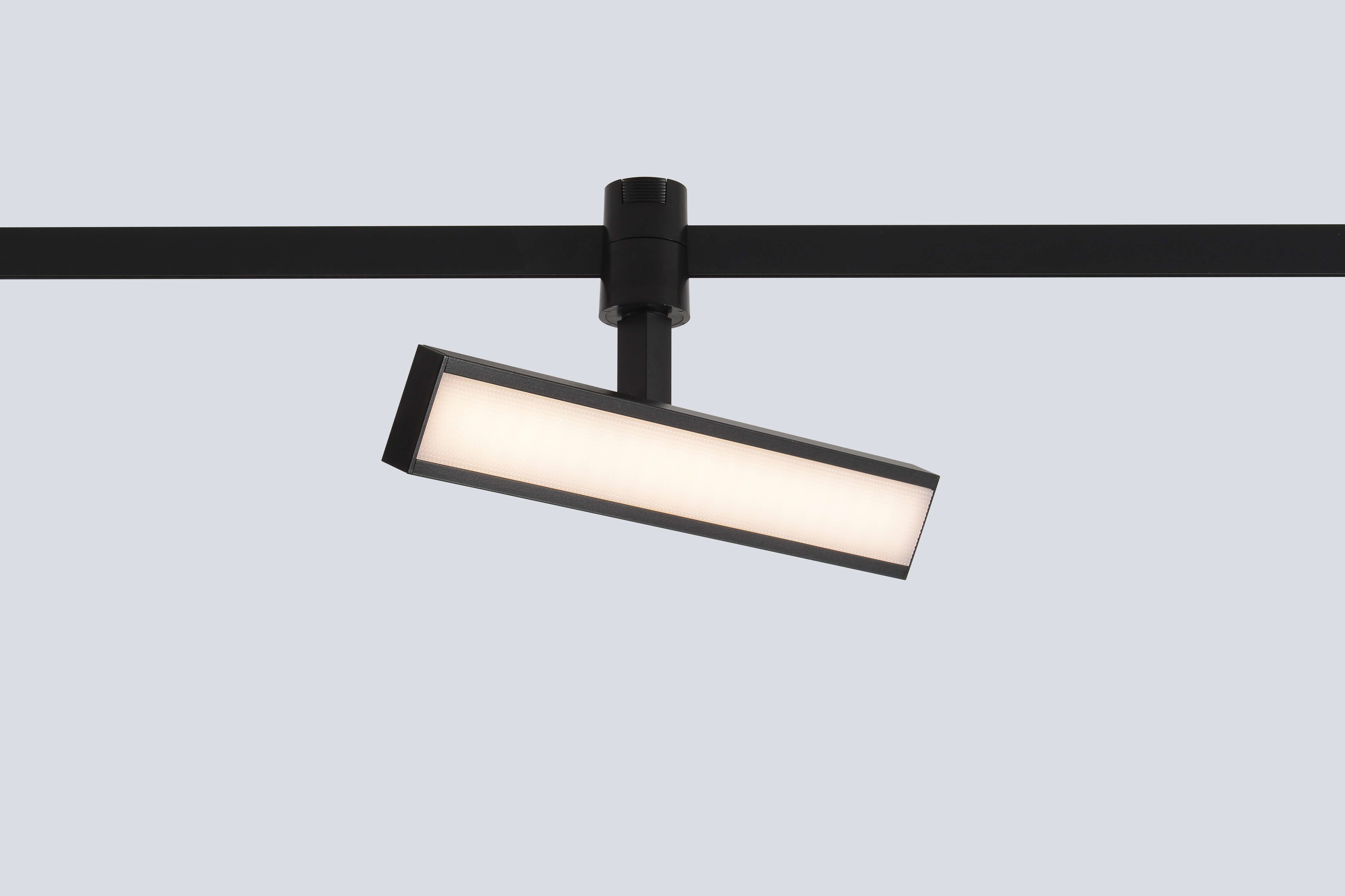 Светильник трековый для гибкой магнитной системы crystal lux clt 0.37 001 10w bl smart